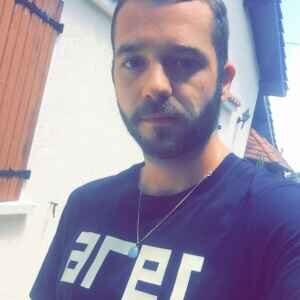 Romain64 - rencontre gay in Orthez